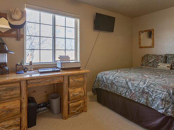 5th image of 153A Alpine Dr #A