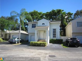 9910 NW 2nd St, Plantation, FL 33324