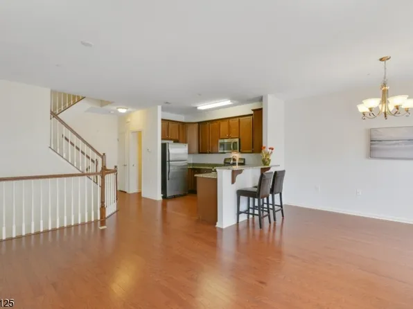 306 Waterview Ct, Cedar Knolls, NJ 07927