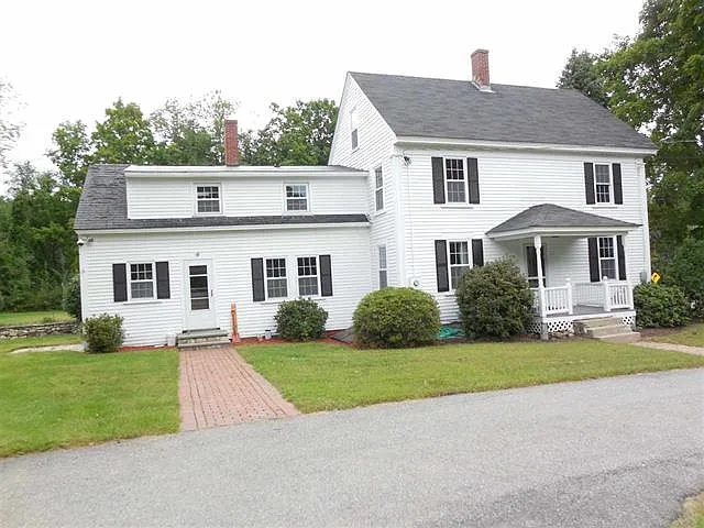 3 bed, 2.0 bath, 2800 sqft, $3,000 — Photo 3