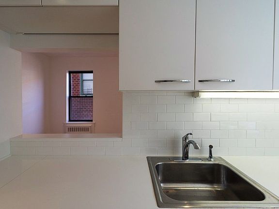 5th image of 219 W 80th St APT 5C