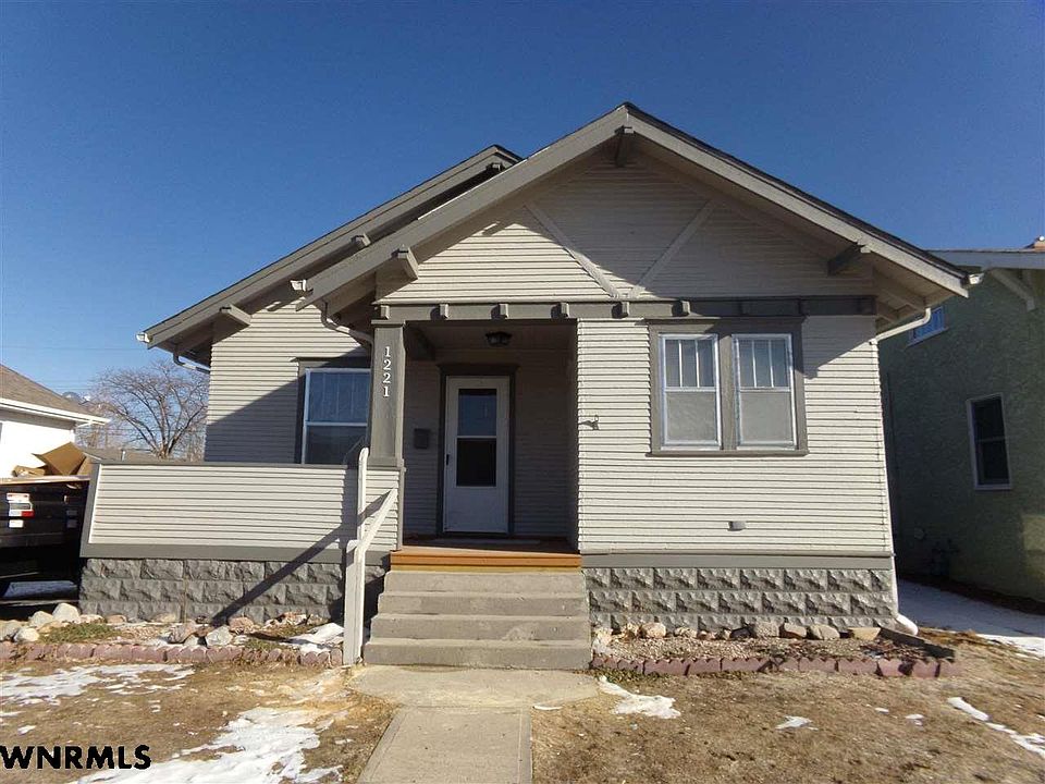 1st image of 1221 & 1221-1/2 4th Ave