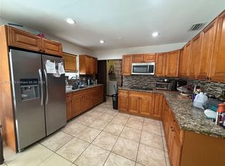 6570 Hayes St, Hollywood, FL 33024