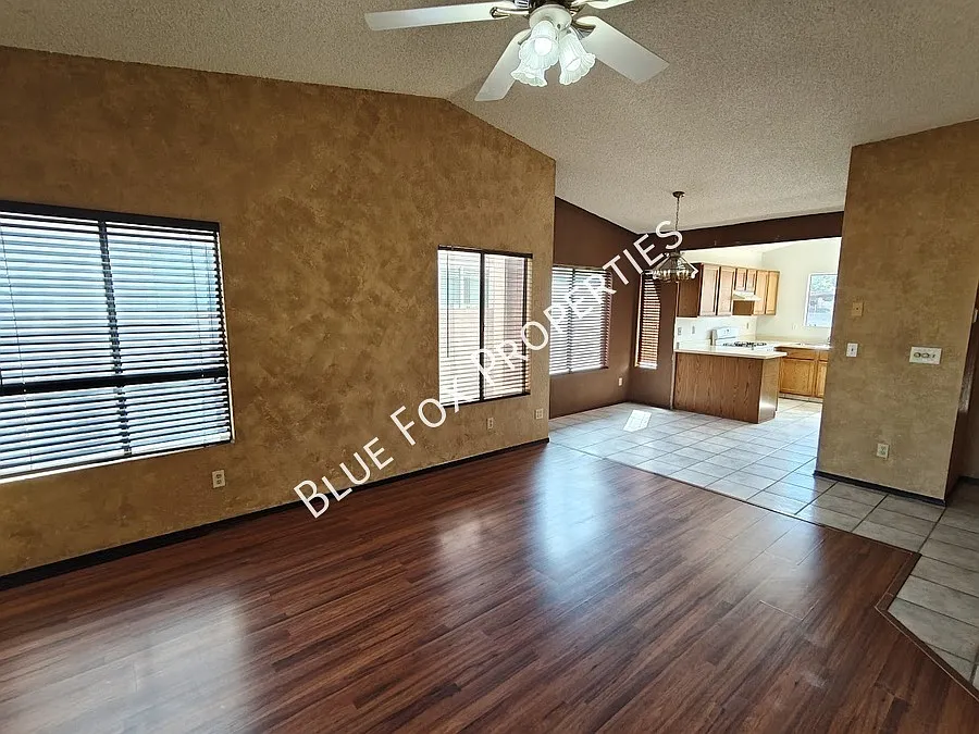 Building Photo - 9073 N Tiger Eye Way