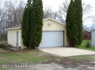 105 E Ridgeview Dr, Starbuck, MN 56381