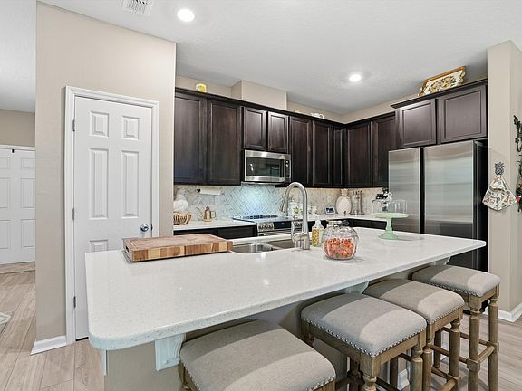 5th image of 124 Mustard Hill Ct