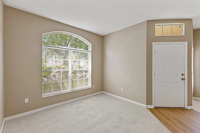 1209 Willow Branch Dr — Photo 3