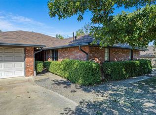 605 & 607 S 4th St, Honey Grove, TX 75446