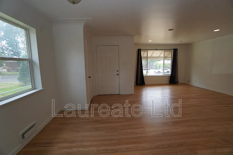 6 bed, 2.0 bath, 2138 sqft, $2,795 — Photo 2