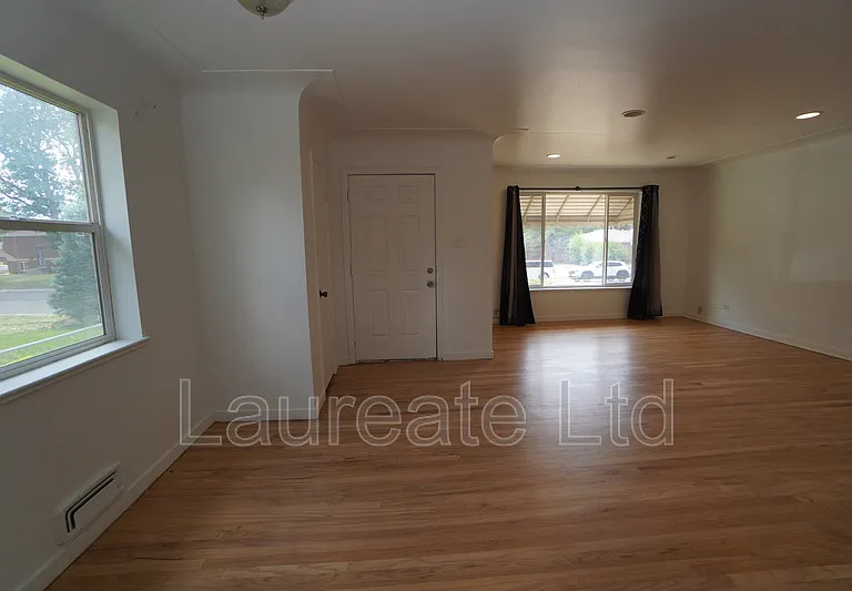 3630 Holly St — Photo 2