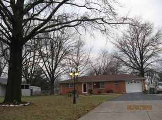 307 Countryside Ln, Fairview Heights, IL 62208