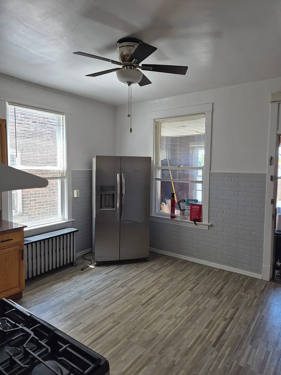 Building Photo - 1606 S Austin Blvd #2