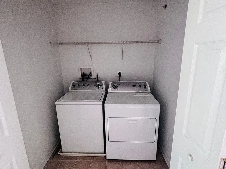 1011 King Way — Photo 24