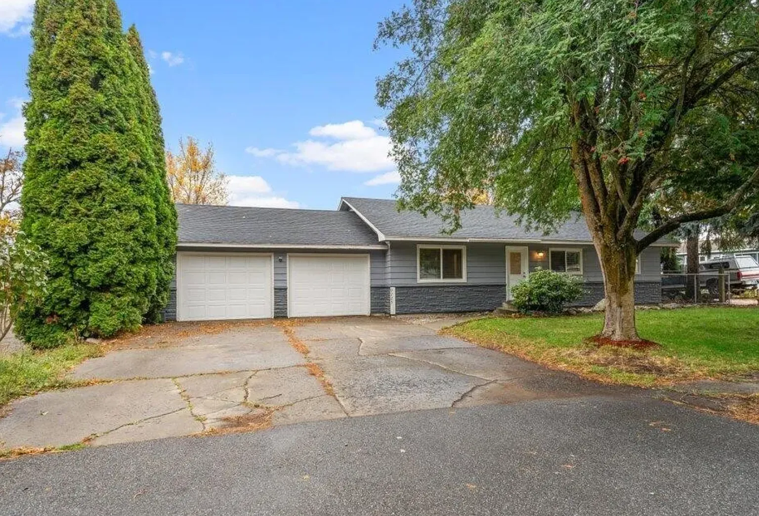 5 bed, 2940 sqft, $850 — Photo 1