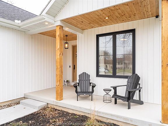 2nd image of 11597 Longwoods Rd