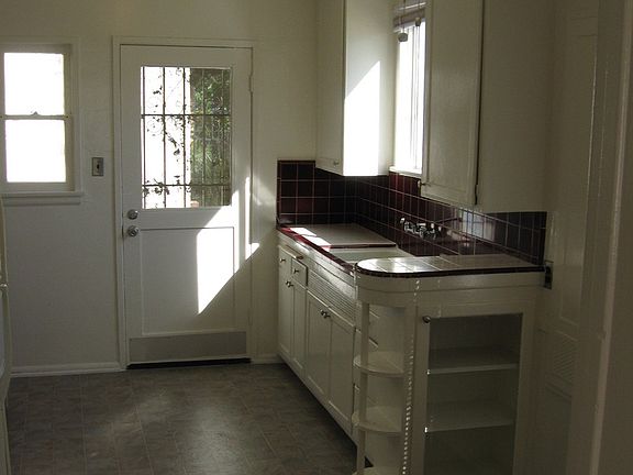 2nd image of 445 N Spaulding Ave #445