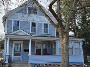 31 School St #1, Burlington, VT 05401