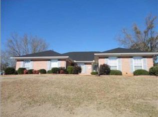 6328 Woodland Forrest Dr, Tuscaloosa, AL 35405