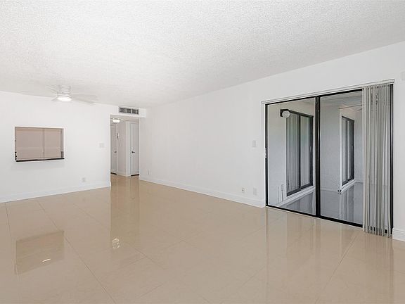 5th image of 2307 S Cypress Bend Drive #108A
