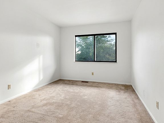 2nd image of 2301 S Devinney St
