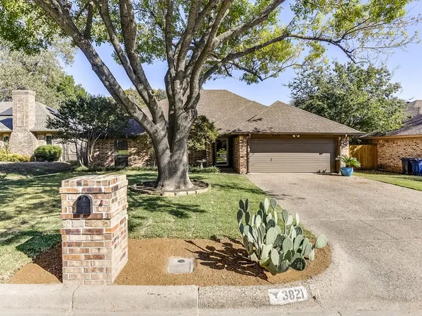 3821 Devonaire Dr, Fort Worth, TX 76108