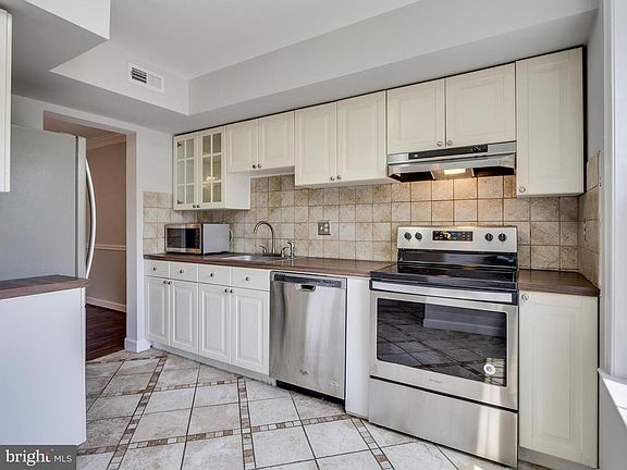 4th image of 3500 Legere Ct