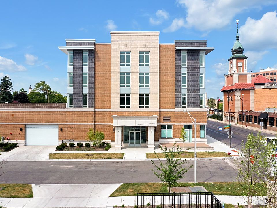 1st image of 4758 N Laramie Ave #205