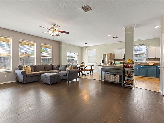 3rd image of 6125 Paddlefish Dr