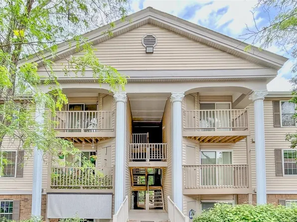 725 Ridgeside Dr APT K, Ballwin, MO 63021