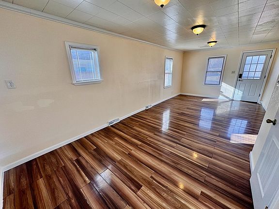 5th image of 2080 Elmira St