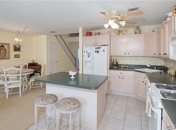 4th image of 2905 Willow Pond Dr