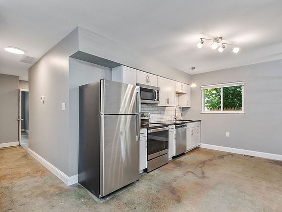 4th image of 5114 Jameson St #2