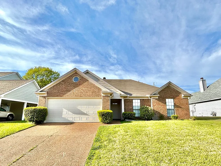 6562 Oak Hurst Dr — Photo 2