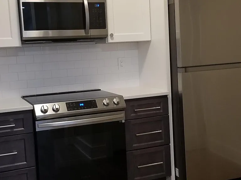 Clean new kitchen.