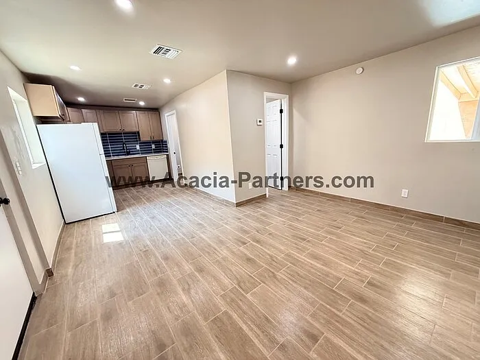 2917 N Park Ave — Photo 4