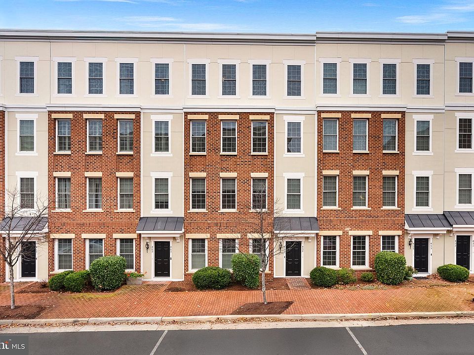 1st image of 459 Kornblau Ter SE