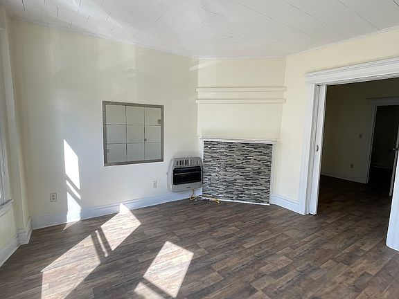 3rd image of 760 Harrison Ave APT 3