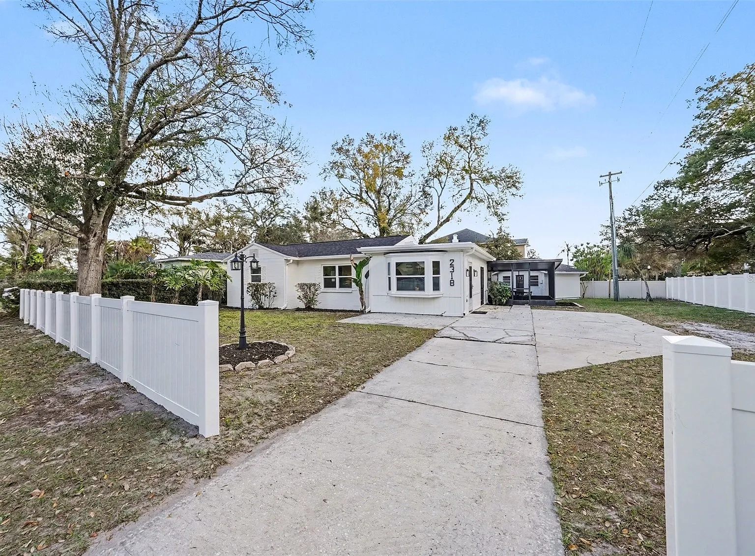 3 bed, 1.5 bath, 1225 sqft, $2,533 — Photo 1