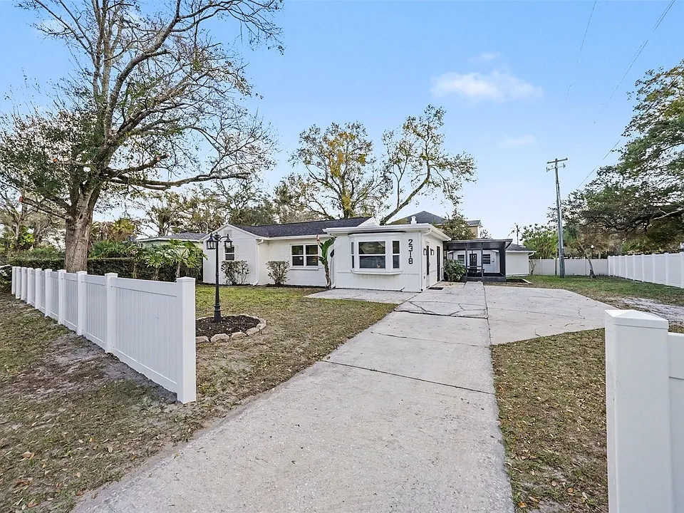 2318 Carroll Pl
