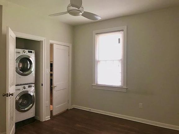 1BR -Bedroom/Washer and Dryer