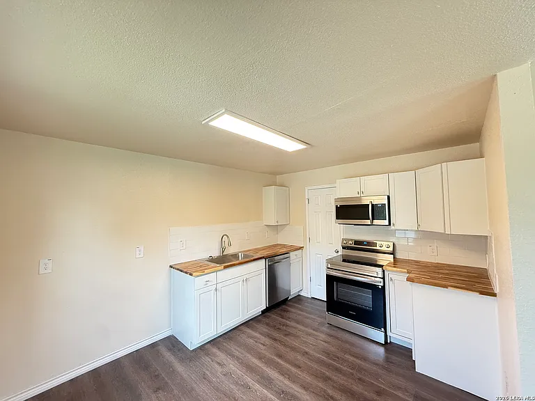 705 Crockett Dr #1 — Photo 3