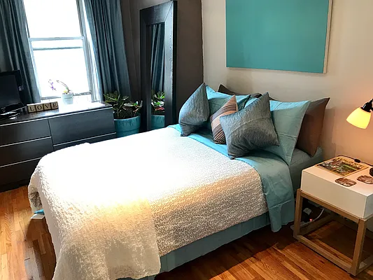 Rented by Creed Realty Group | media 7