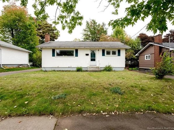 17 Bissett Ave, Moncton, NB E1E 2S8