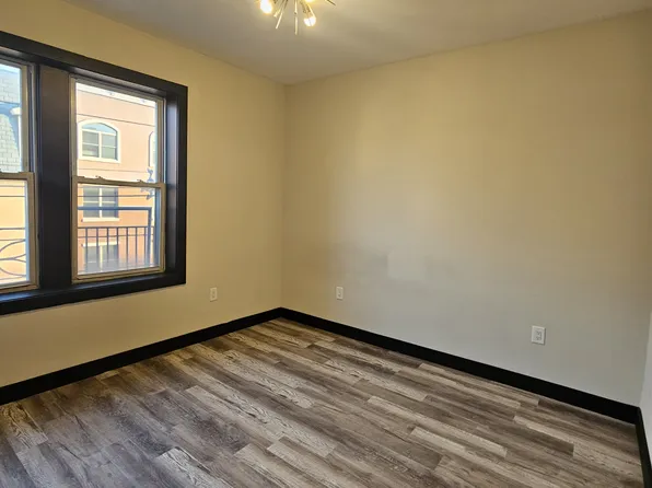 53 Lincoln Street image 4 of 4