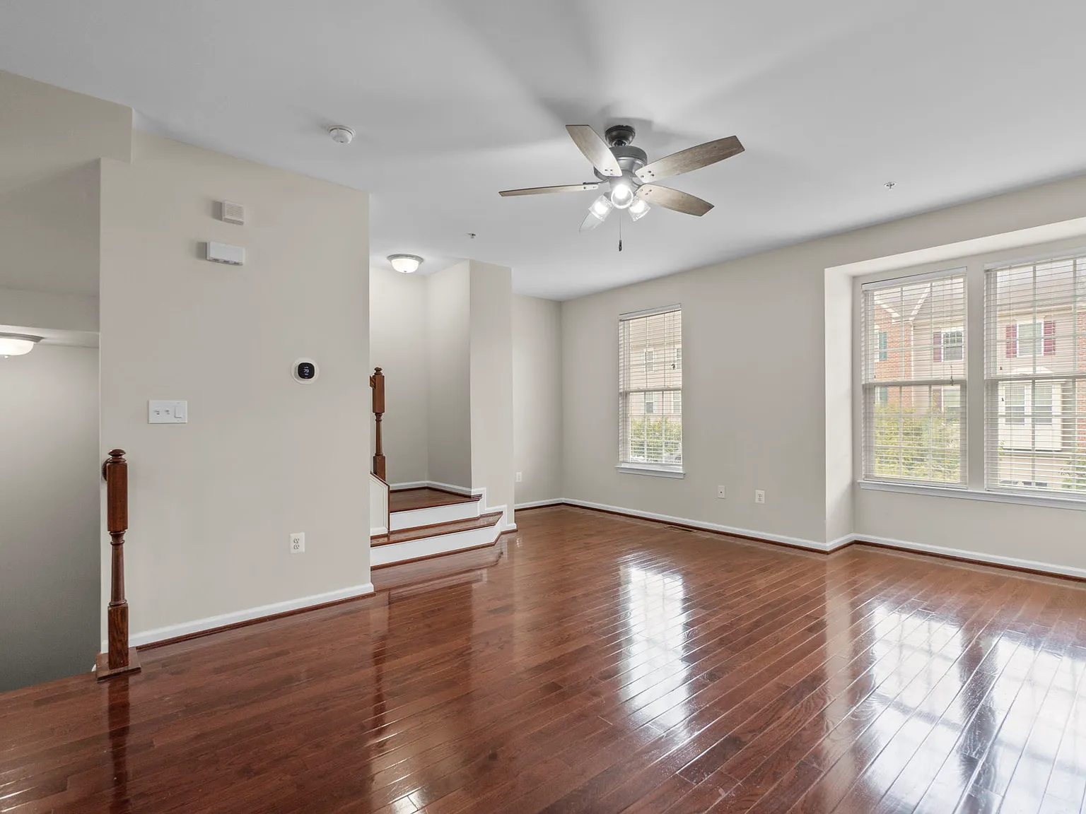 3 bed, 1960 sqft, $2,900 — Photo 4