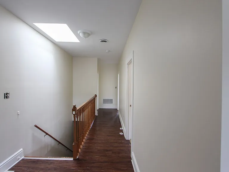 2336-2338 E Carson St — Photo 8