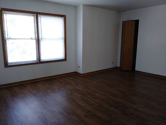 3rd image of 216 S Leavitt St