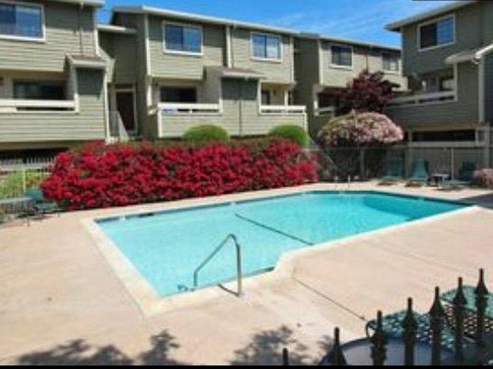 2nd image of 6943 Chantel Ct #6943