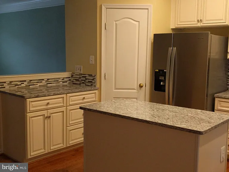 13097 Park Crescent Cir — Photo 5