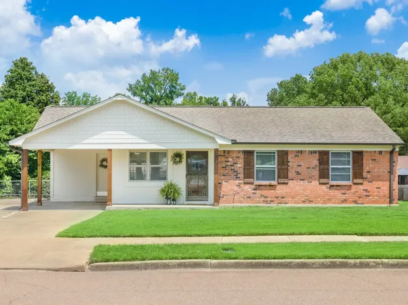 7038 Saddlebrook Dr, Millington, TN 38053